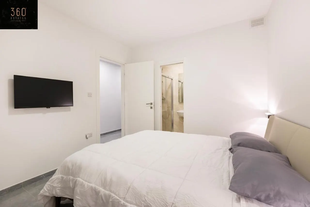 Seafront Haven With Breathtaking Sunsets W/ Wifi By 360 Estates Apartment Saint Julian's
